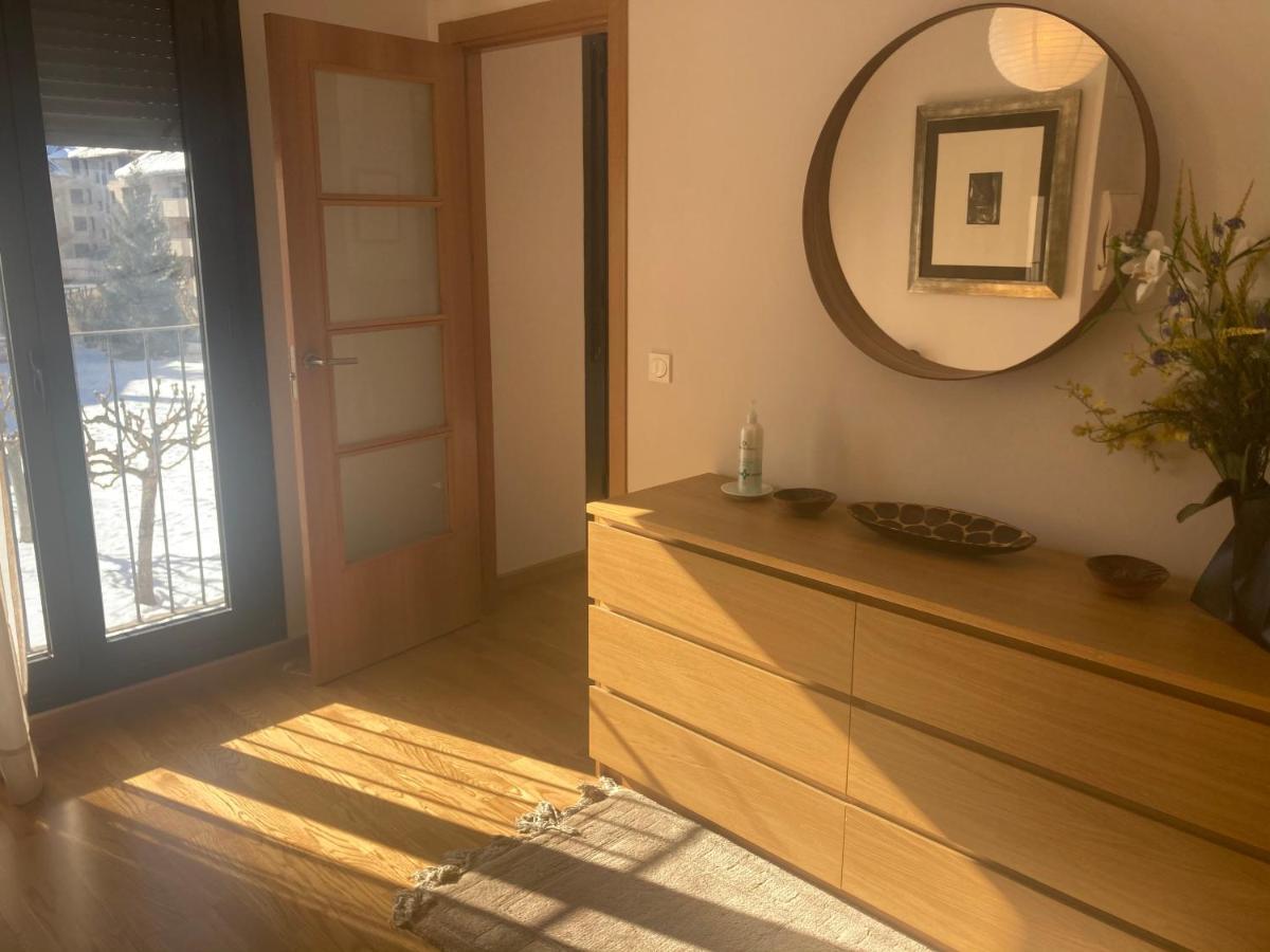 Modern & Cosy Apartment In Jaca Pyrenees Spain Ngoại thất bức ảnh